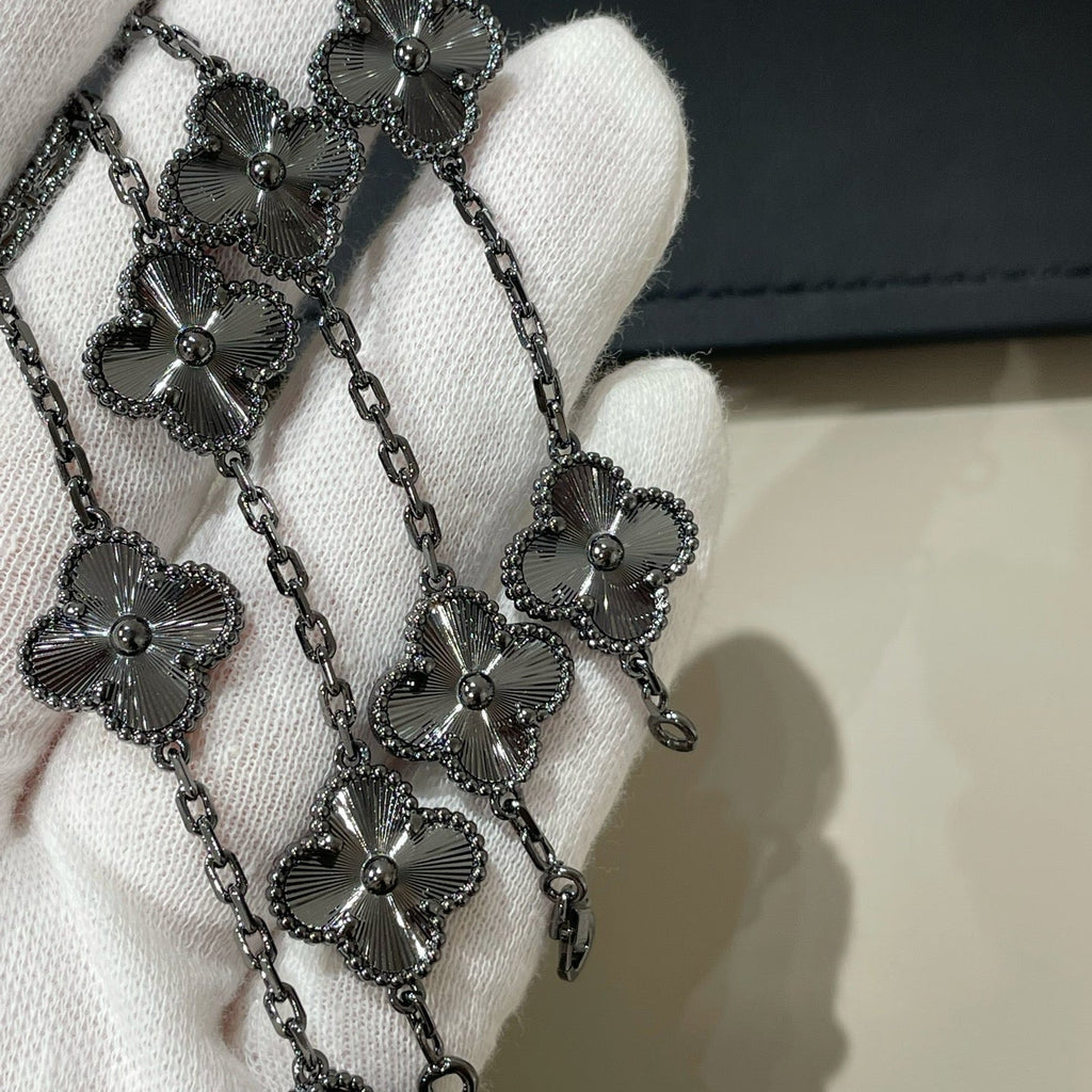 [MIRA]New CLOVER 5 MOTIF BLACK BRACELET