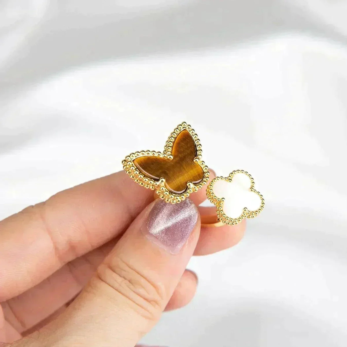 ??MIRA?¡¥LUCKY BETWEEN THE FINGER RING