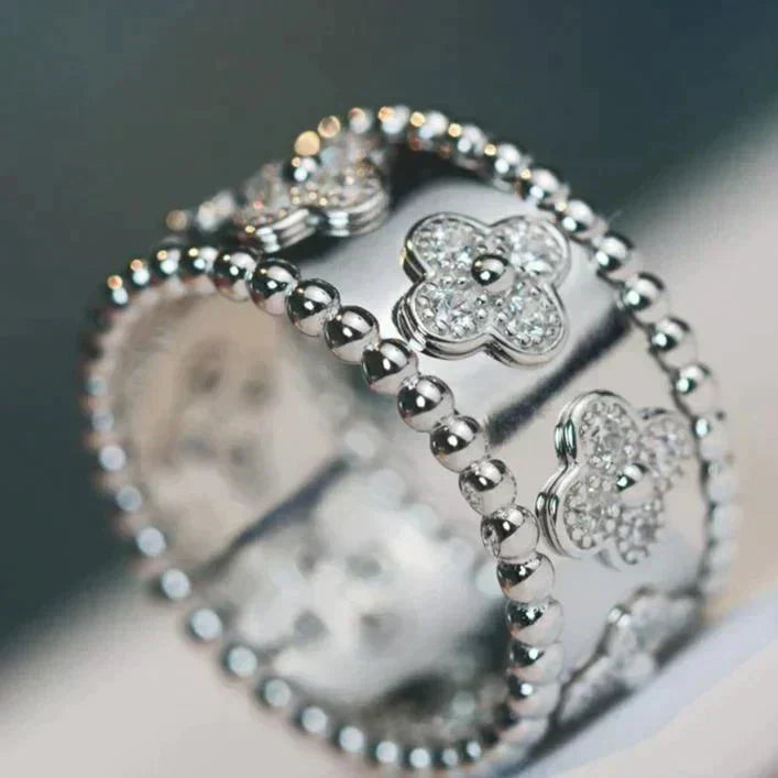 ??MIRA?¡¥CLOVER KALEIDOSCOPE RING 10MM
