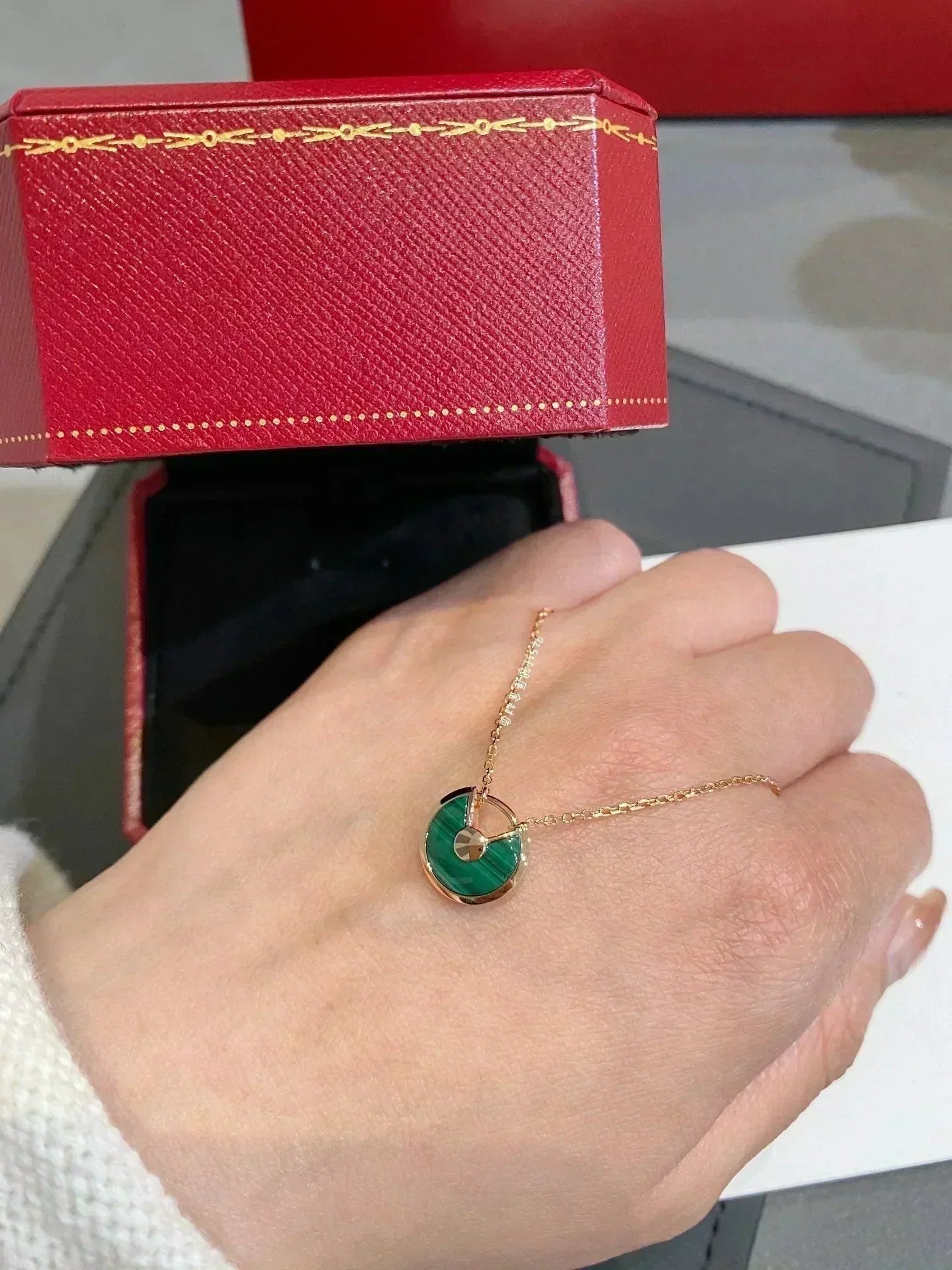 ??MIRA?¡¥AMULETTE ROSE GOLD MALACHITE NECKLACE