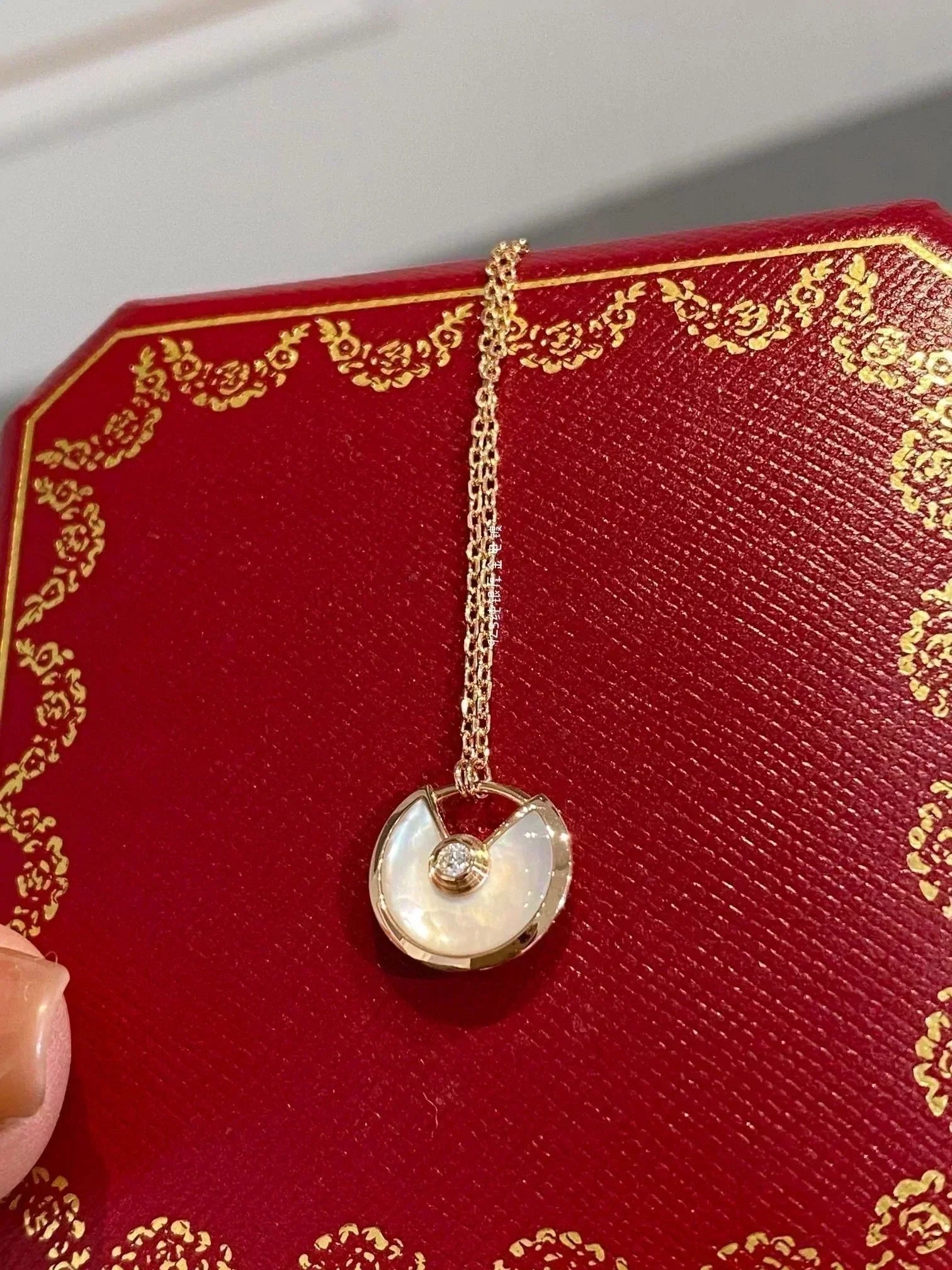 ??MIRA?¡¥AMULETTE ROSE GOLD MOP NECKLACE