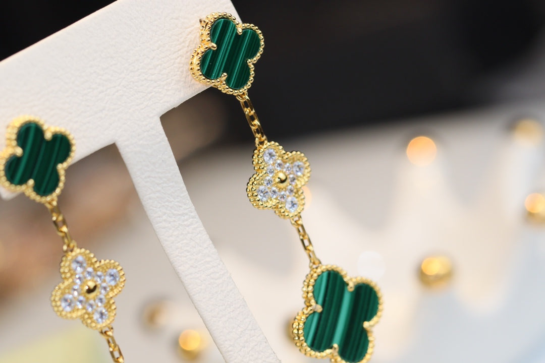 ??MIRA?¡¥CLOVER EARRINGS GOLD MALACHITE DIAMOND 3 MOTIF