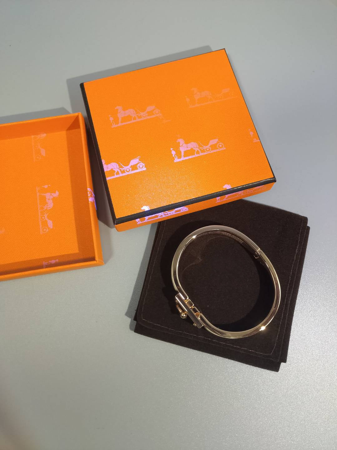 ??MIRA?¡¥H ORANGE BRACELET