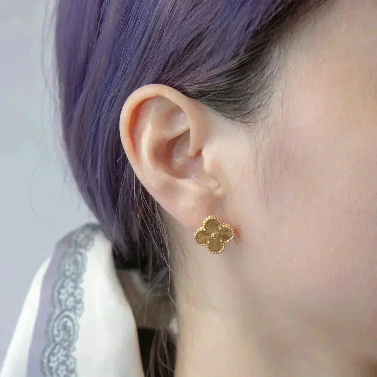 ??MIRA?¡¥CLOVER MEDIUM 1 MOTIFS LASER EARRINGS