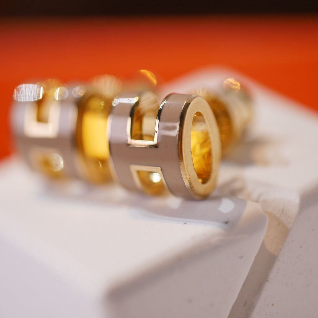 ??MIRA?¡¥MINI POP H GOLD EARRINGS GREY