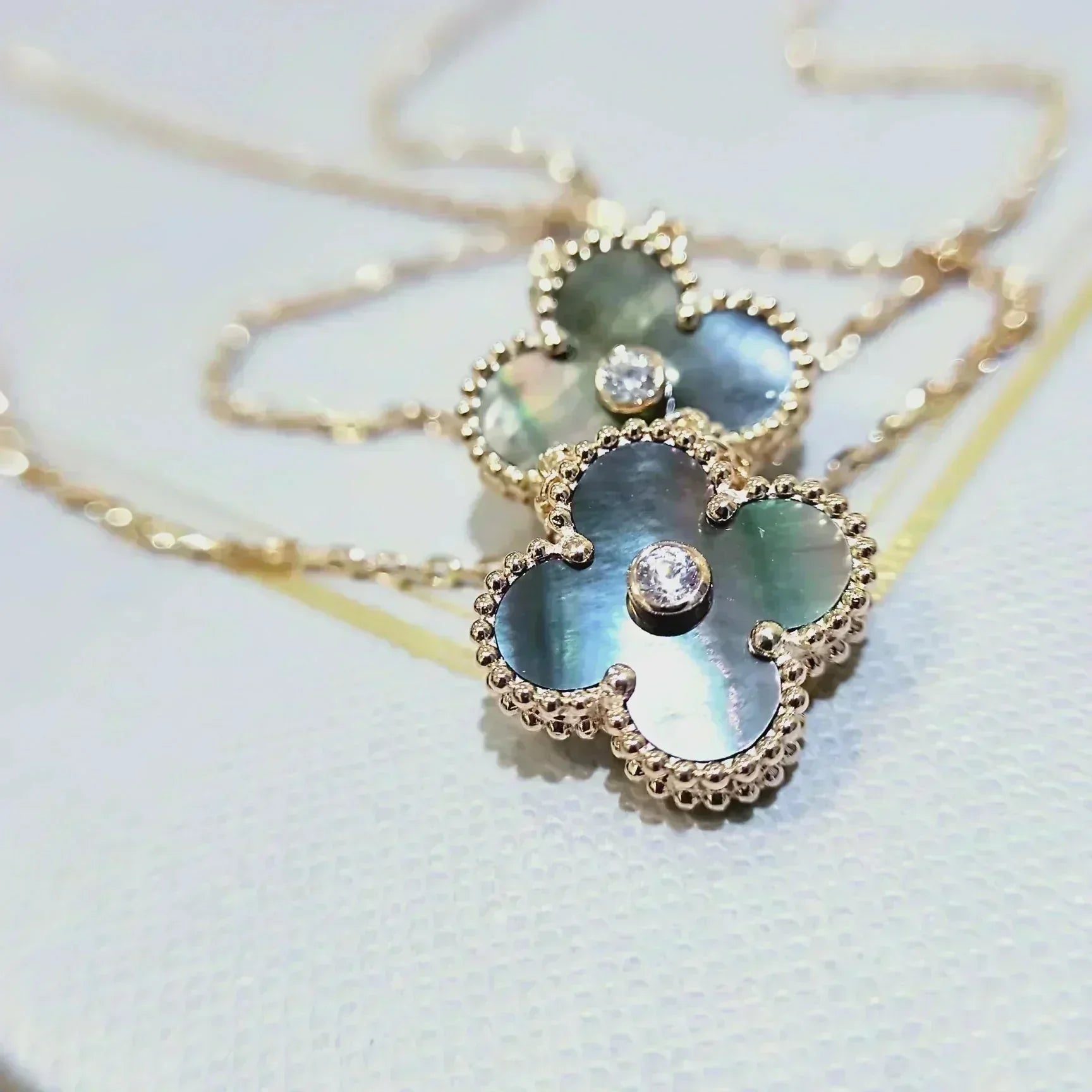 ??MIRA?¡¥CLOVER 15MM DIAMOND AND MOTHER-OF-GREY NECKLACE