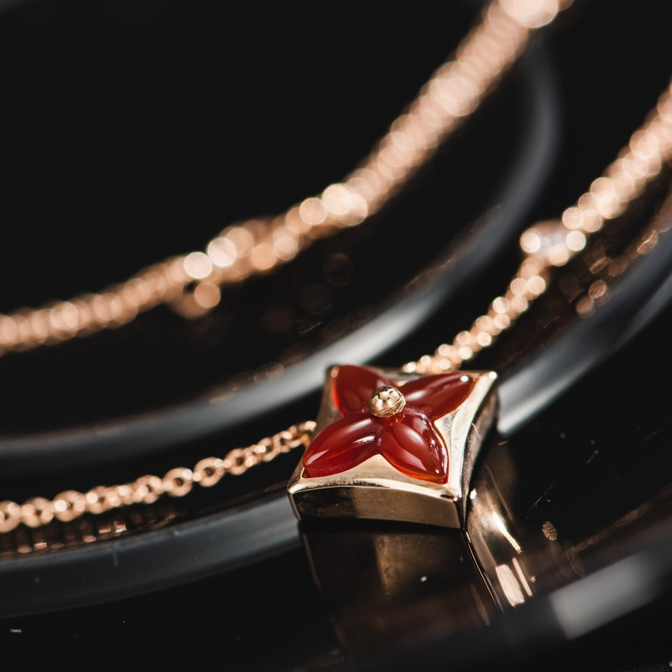 ??MIRA?¡¥STAR NECKLACE PINK GOLD 1 DIAMOND