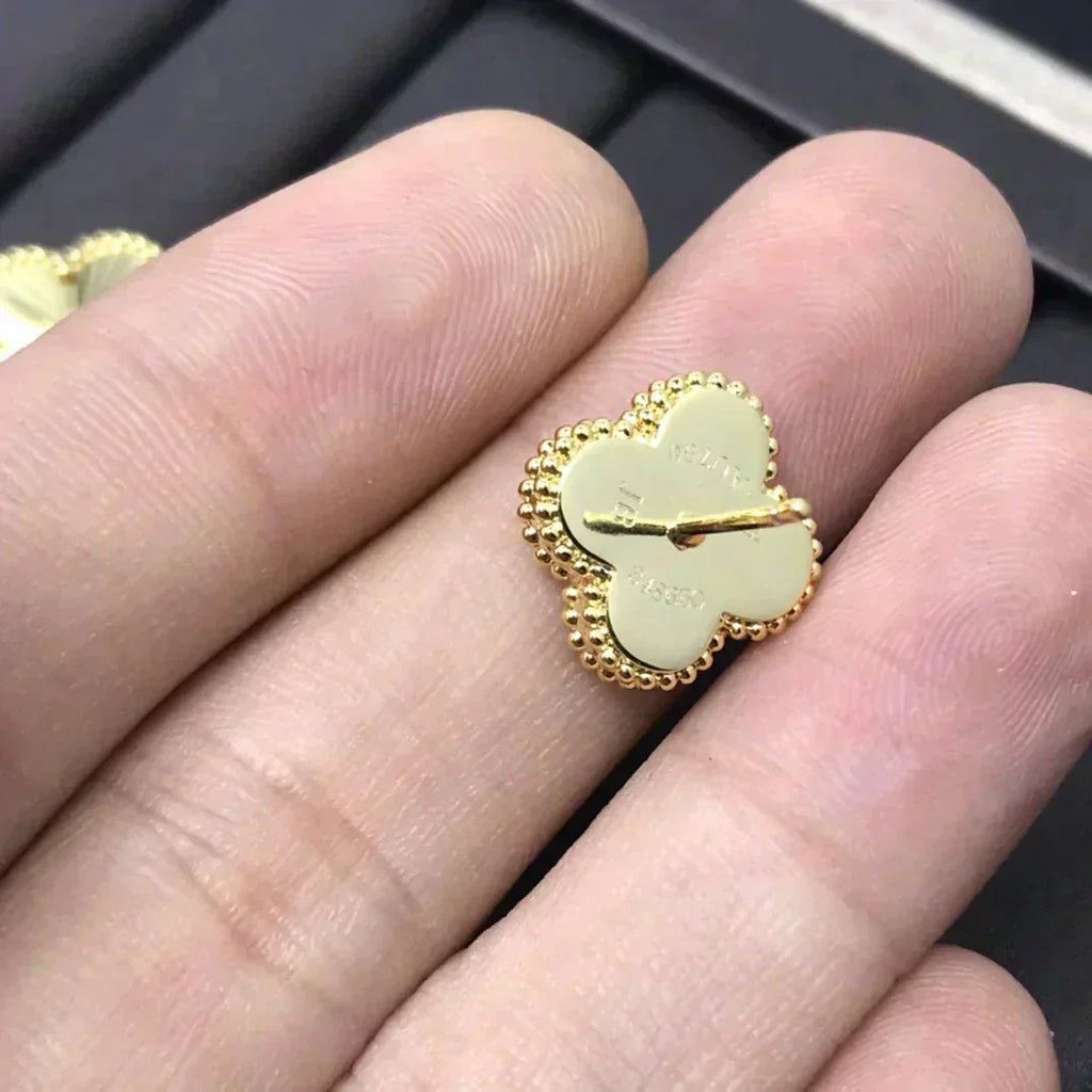 ??MIRA?¡¥CLOVER MINI 9.5MM LASER EARRINGS