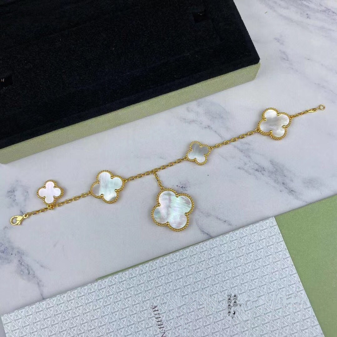 ??MIRA?¡¥MAGIC CLOVER MOP GOLD BRACELET 5 MOTIFS