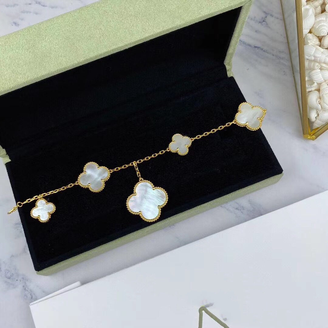 ??MIRA?¡¥MAGIC CLOVER MOP GOLD BRACELET 5 MOTIFS