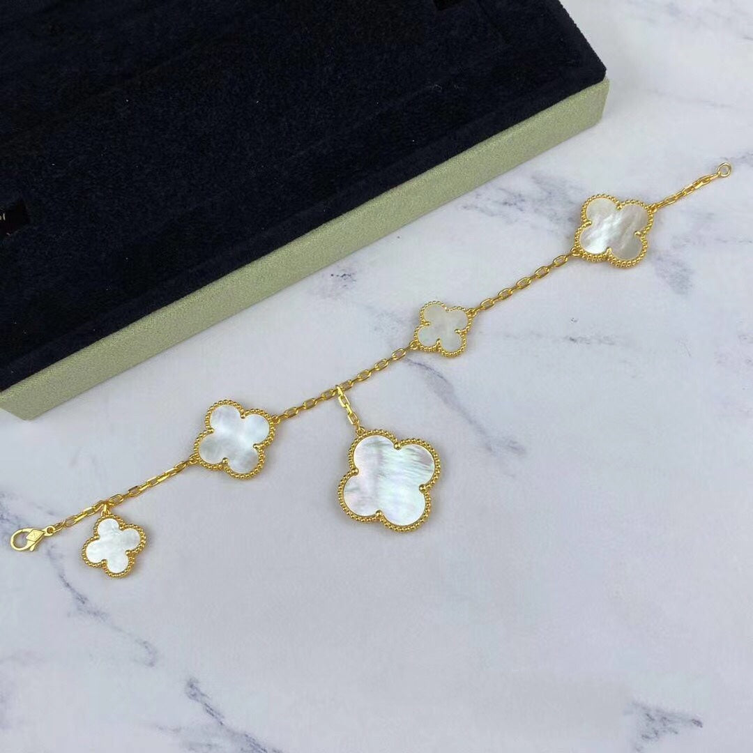 ??MIRA?¡¥MAGIC CLOVER MOP GOLD BRACELET 5 MOTIFS