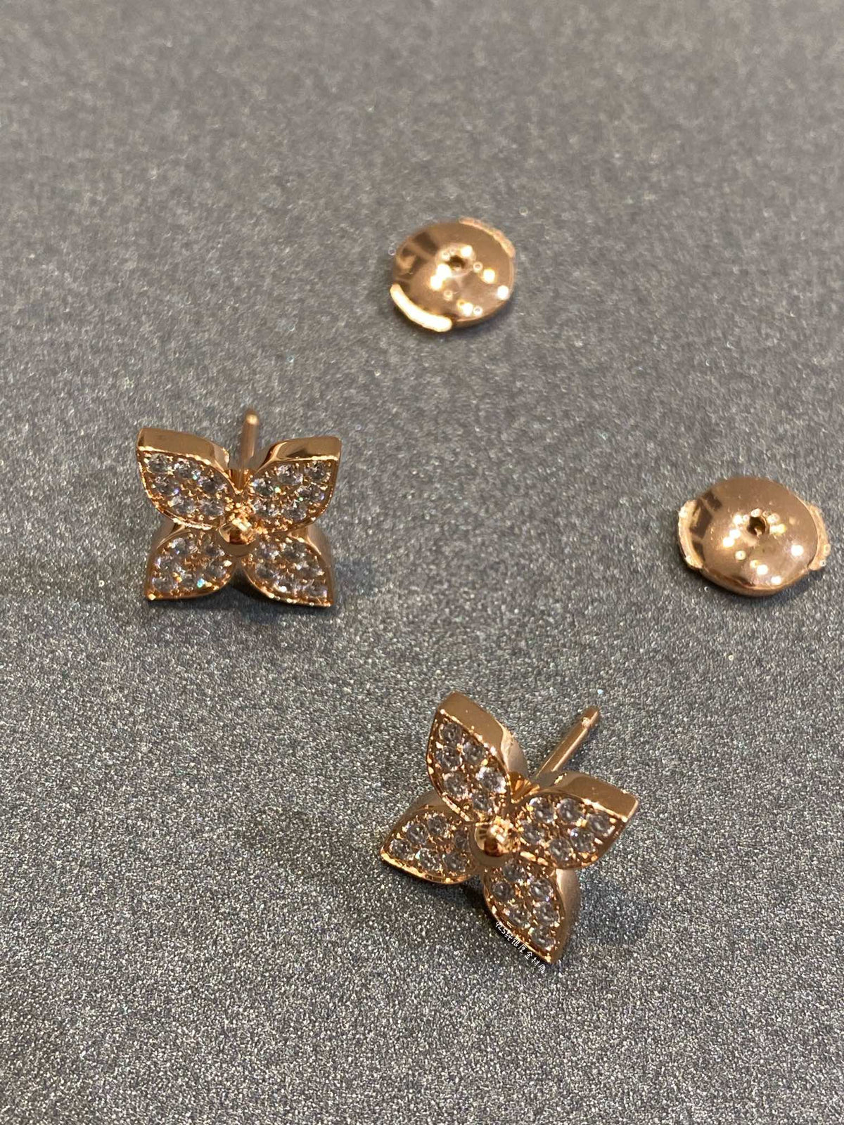 ??MIRA?¡¥STAR DIAMOND EARRINGS