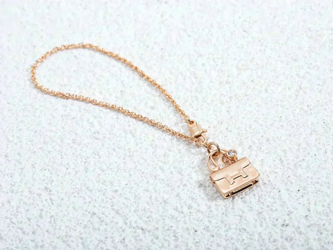 ??MIRA?¡¥AMULETTE PEDANT ROSE GOLD NECKLACE