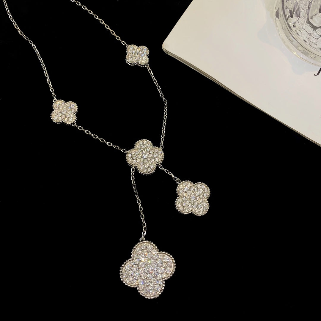 ??MIRA?¡¥CLOVER 5 MOTIFS SILVER DIAMONDS NECKLACE