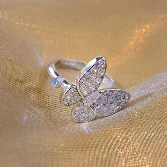 ??MIRA?¡¥BUTTERFLY DIAMOND RING