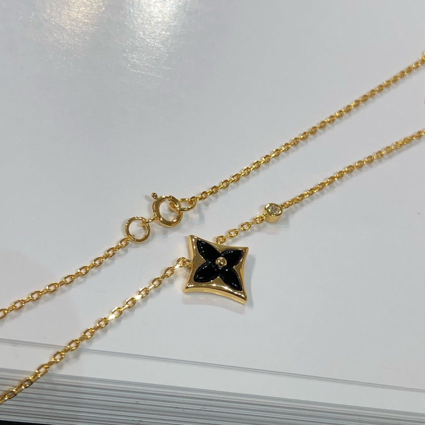 ??MIRA?¡¥STAR BLACK MOP NECKLACE