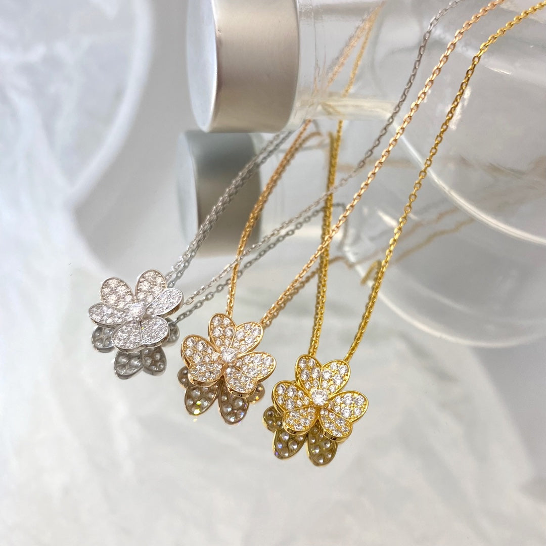 ??MIRA?¡¥FLOWER DIAMOND NECKLACE
