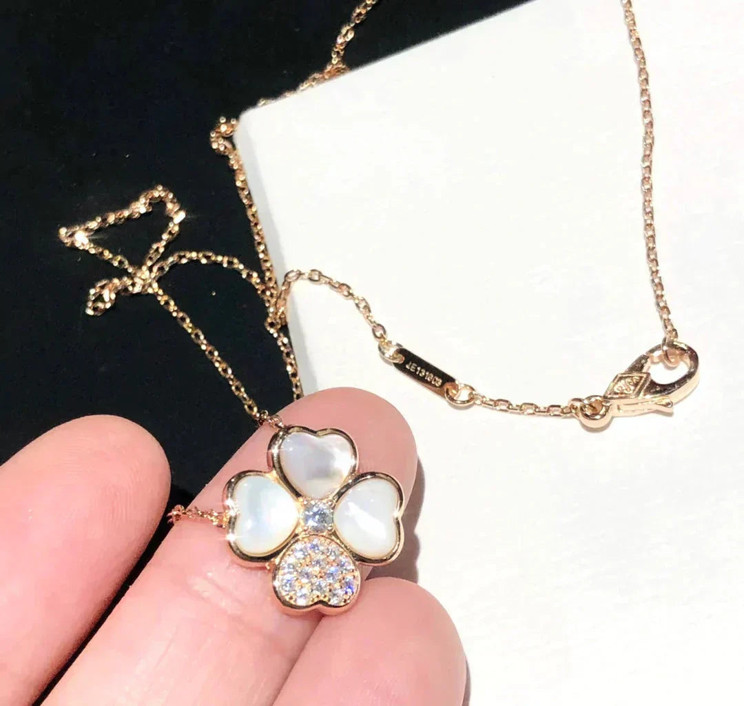 ??MIRA?¡¥CLOVER MOP DIAMOND ROSE GOLD NECKLACE