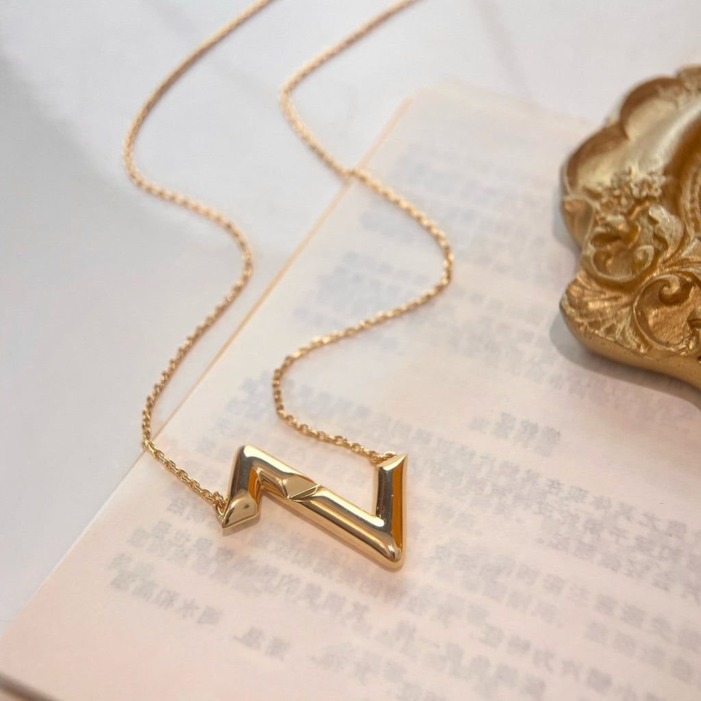 ??MIRA?¡¥VOLTE UPSIDE DOWN NECKLACE