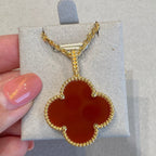 ??MIRA?¡¥CLOVER 25MM NECKLACE GOLD CARNELIAN