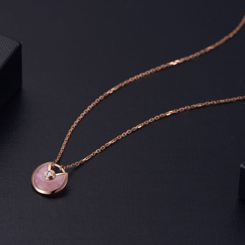 ??MIRA?¡¥AMULETTE ROSE GOLD PINK MOP NECKLACE