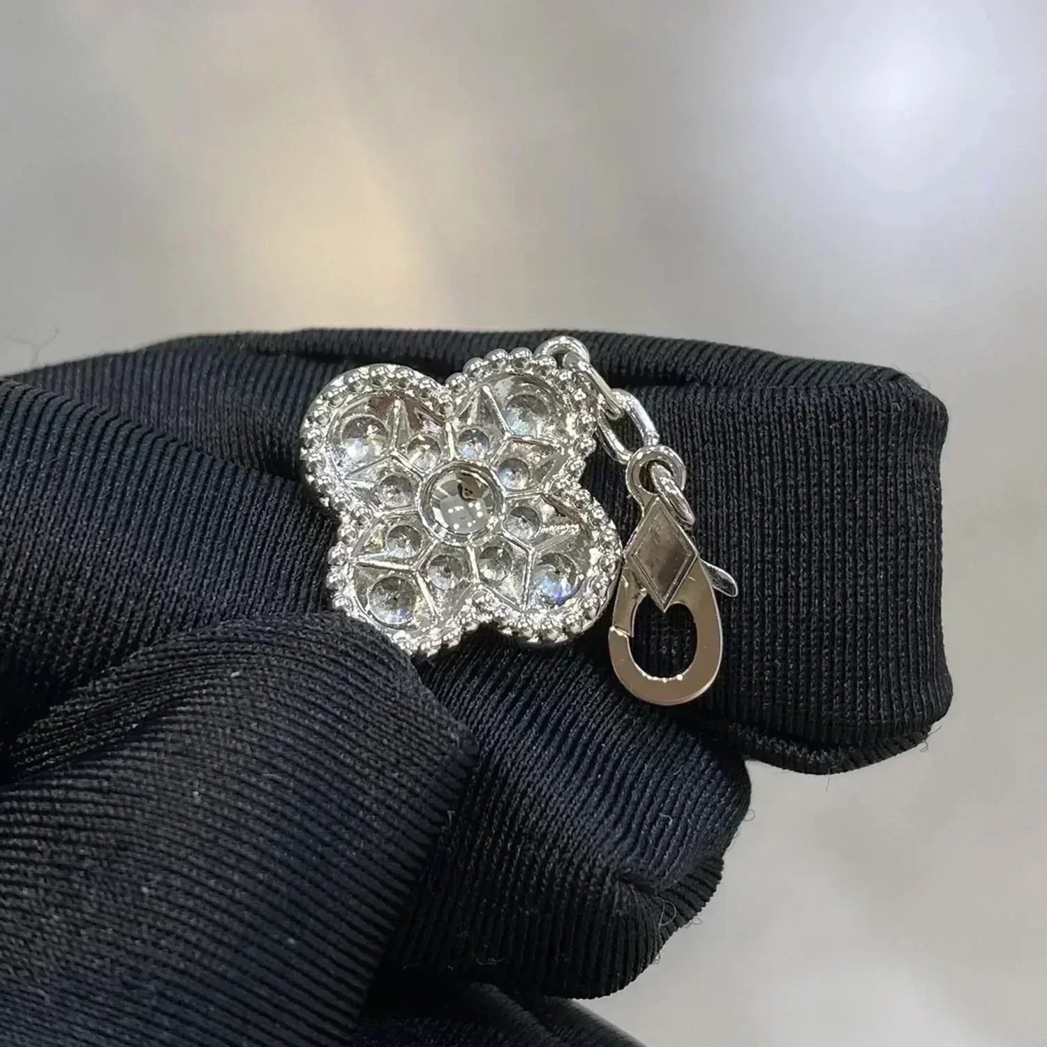 [MIRA] New  CLOVER 5 MOTIF FULL DIAMOND BRACELET COLLECTION