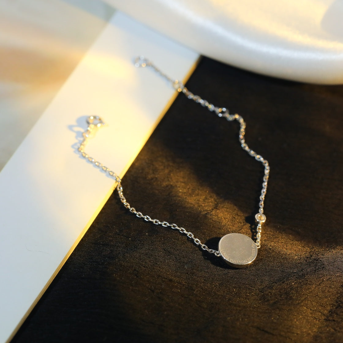 ??MIRA?¡¥SUN MOTIF PINK MOP SILVER BRACELET
