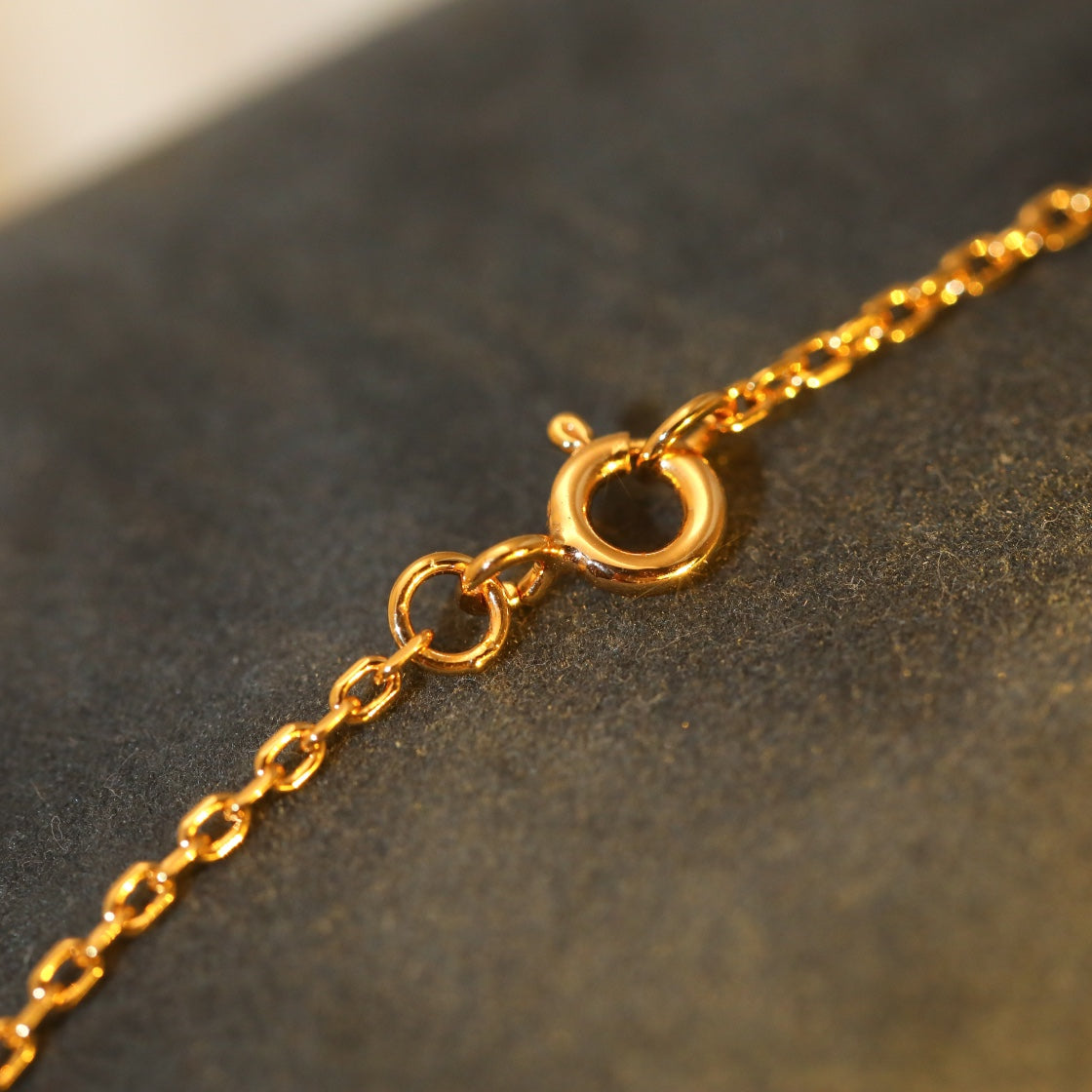 ??MIRA?¡¥SUN PEDANT PINK GOLD 1 DIAMOND NECKLACE