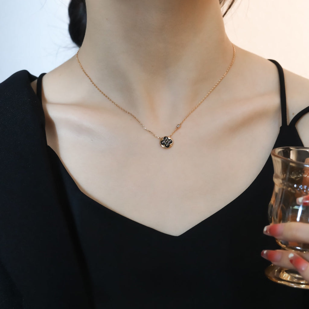 ??MIRA?¡¥SUN PEDANT PINK GOLD 1 DIAMOND NECKLACE