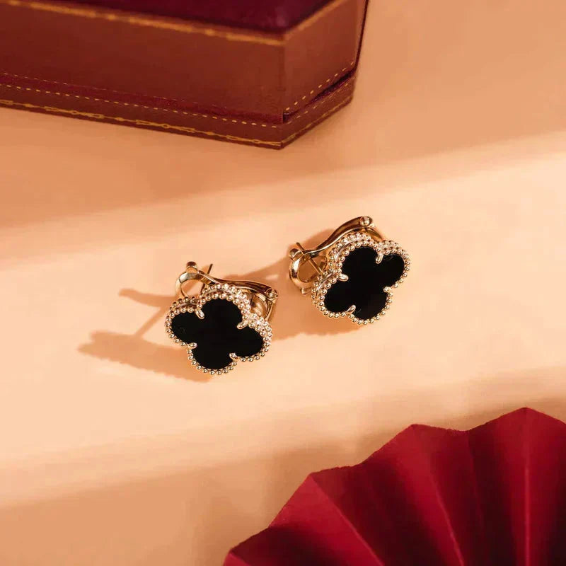 ??MIRA?¡¥CLOVER MEDIUM 1 MOTIFS  ONYX STUD EARRINGS