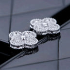 ??MIRA?¡¥CLOVER 1 MOTIFS DIAMOND STUD EARRINGS SILVER