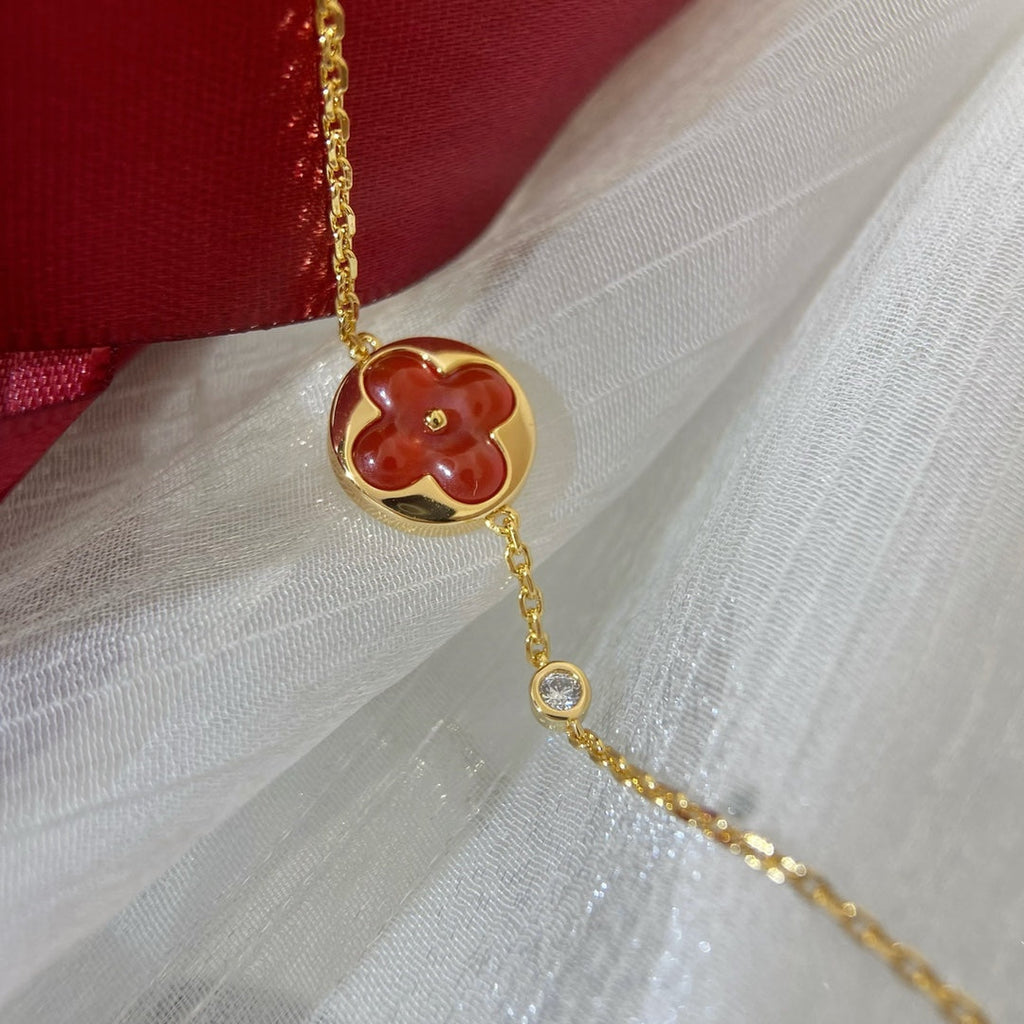 ??MIRA?¡¥SUN PEDANT CARNELIAN BRACELET