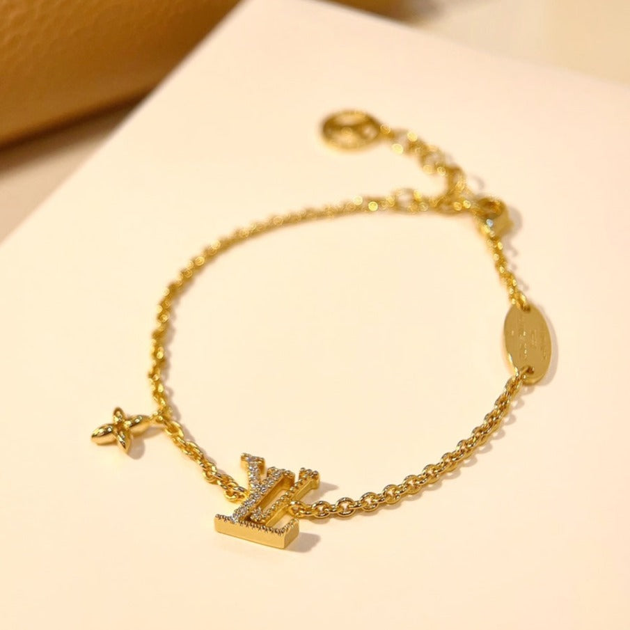 ??MIRA?¡¥LOGO STAR MOTIF GOLD BRACELET