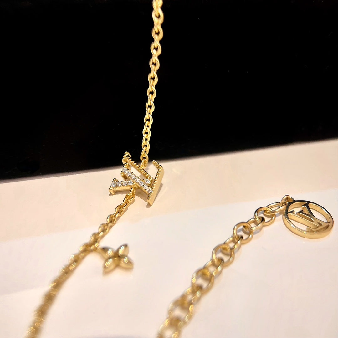 ??MIRA?¡¥LOGO STAR MOTIF GOLD BRACELET