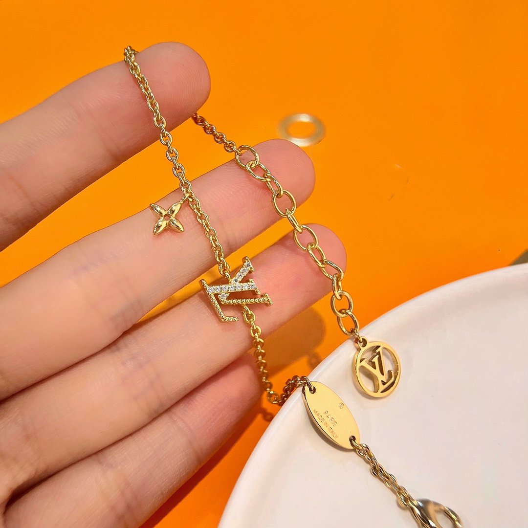 ??MIRA?¡¥LOGO STAR MOTIF GOLD BRACELET