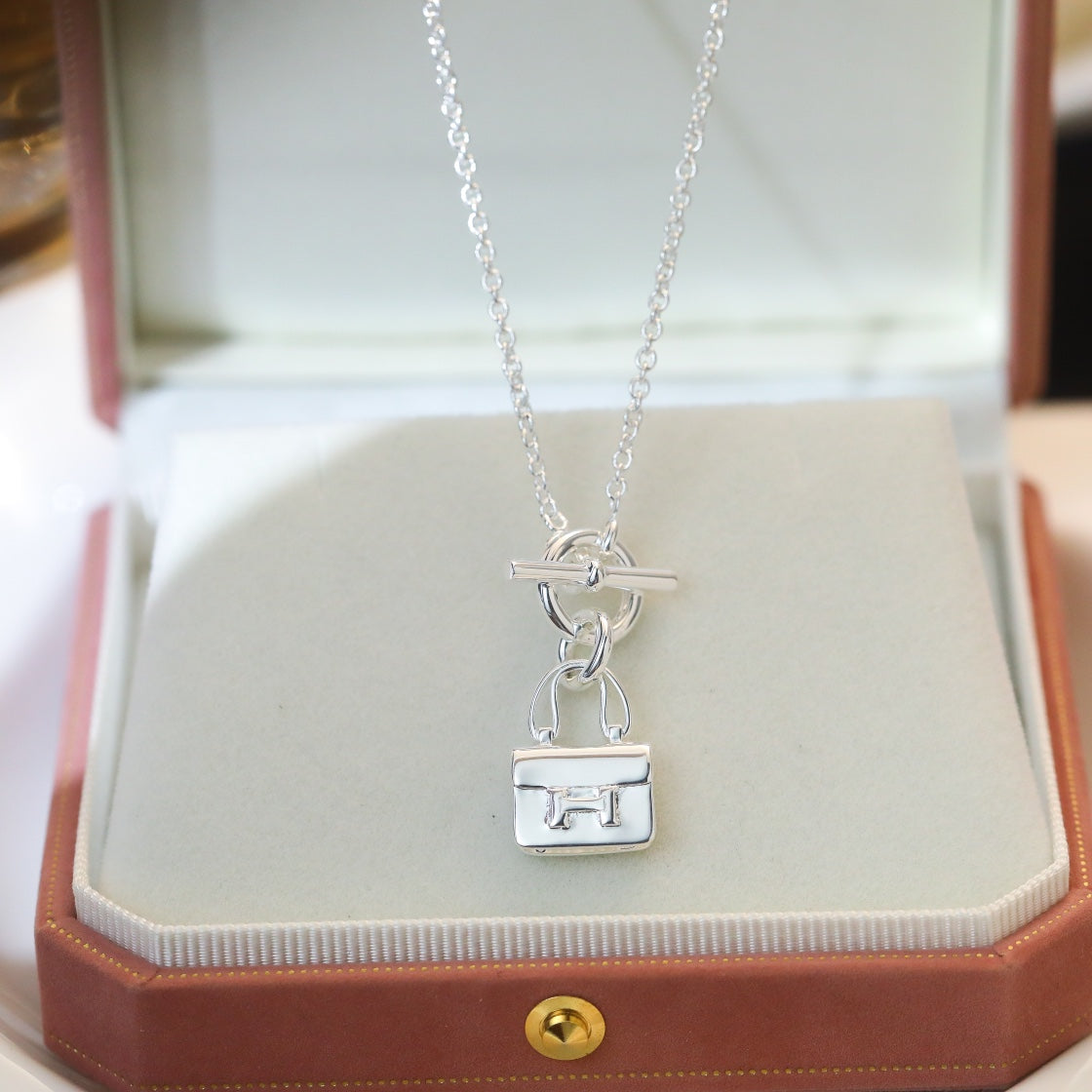 ??MIRA?¡¥POP H PEDANT SILVER NECKLACE