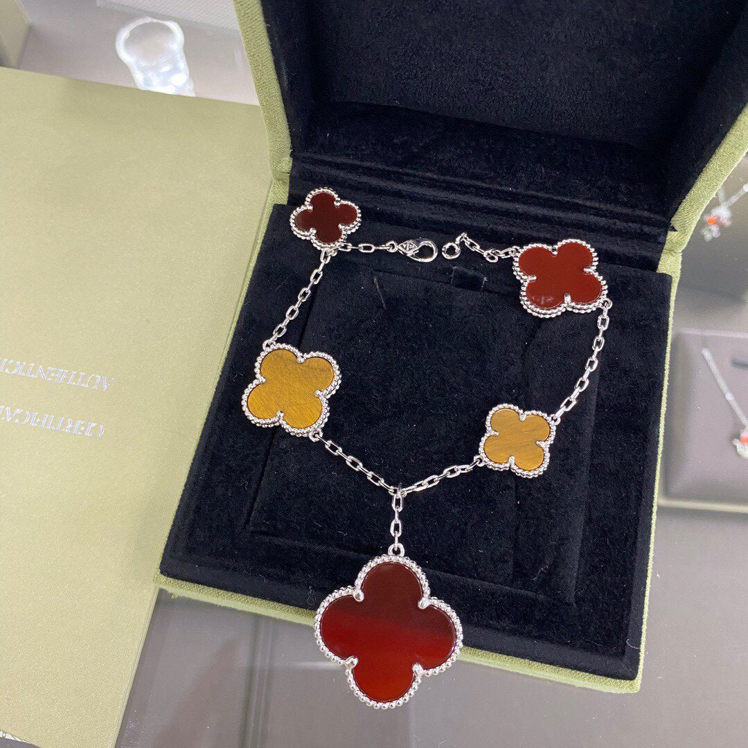 ??MIRA?¡¥CLOVER 5 MOTIFS SIVLER CARNELIAN TIGER EYE BRACELET