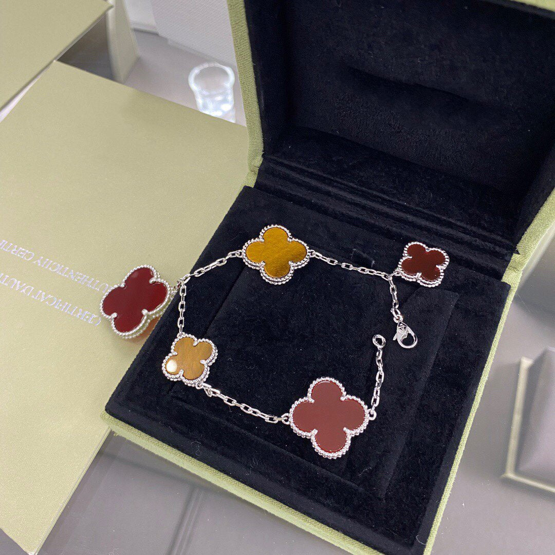 ??MIRA?¡¥CLOVER 5 MOTIFS SIVLER CARNELIAN TIGER EYE BRACELET