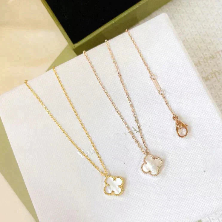??MIRA?¡¥CLOVER MINI 9.5MM WHITE MOTHER-OF-PEARL NECKLACE