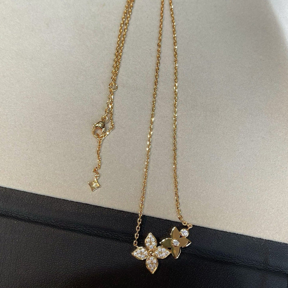 ??MIRA?¡¥STAR BLOSSOM NECKLACE PINK GOLD DIAMONDS
