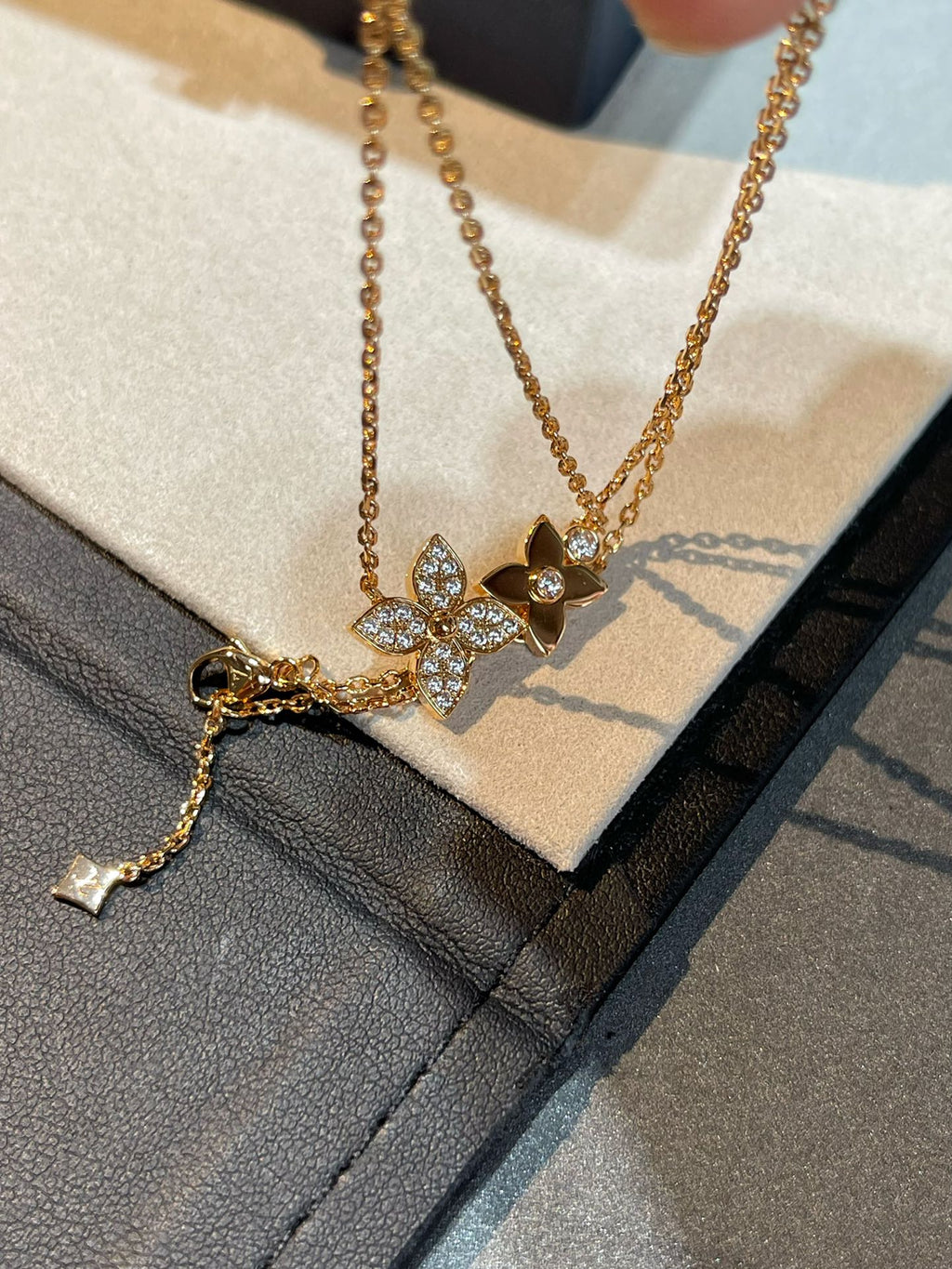 ??MIRA?¡¥STAR BLOSSOM NECKLACE PINK GOLD DIAMONDS