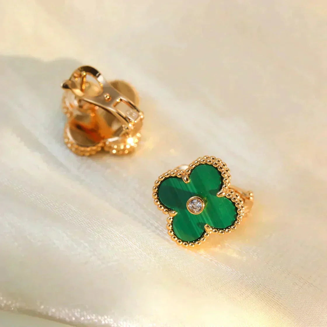 ??MIRA?¡¥CLOVER MEDIUM 1 MOTIFS MALACHITE DIAMOND EARRINGS