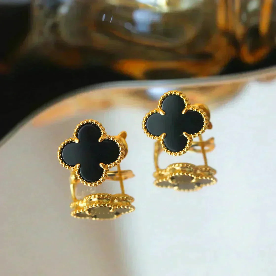 ??MIRA?¡¥CLOVER MEDIUM 1 MOTIFS  ONYX STUD EARRINGS