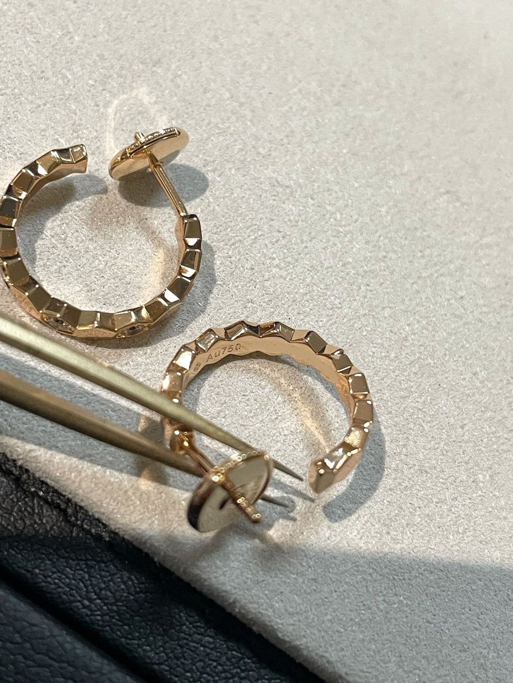 ??MIRA?¡¥BEE LOVE Earrings GOLD DIAMOND