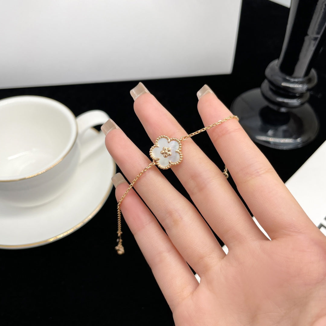 ??MIRA?¡¥LUCKY SPRING ROSE GOLD MOP BRACELET
