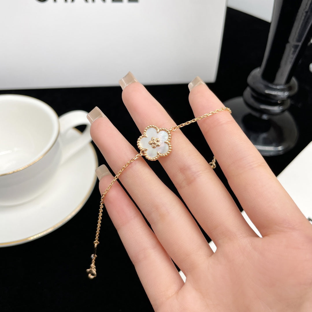 ??MIRA?¡¥LUCKY SPRING ROSE GOLD MOP BRACELET