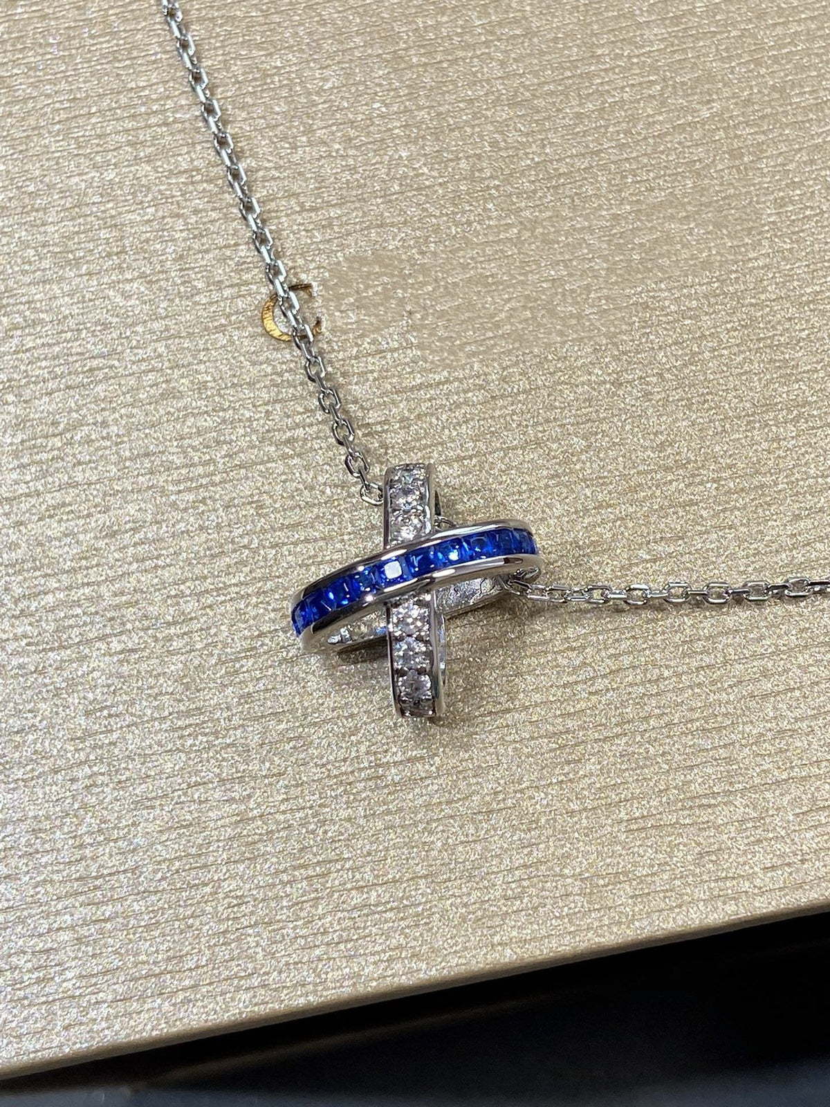 ??MIRA?¡¥LIENS DIAMOND SILVER NECKLACE