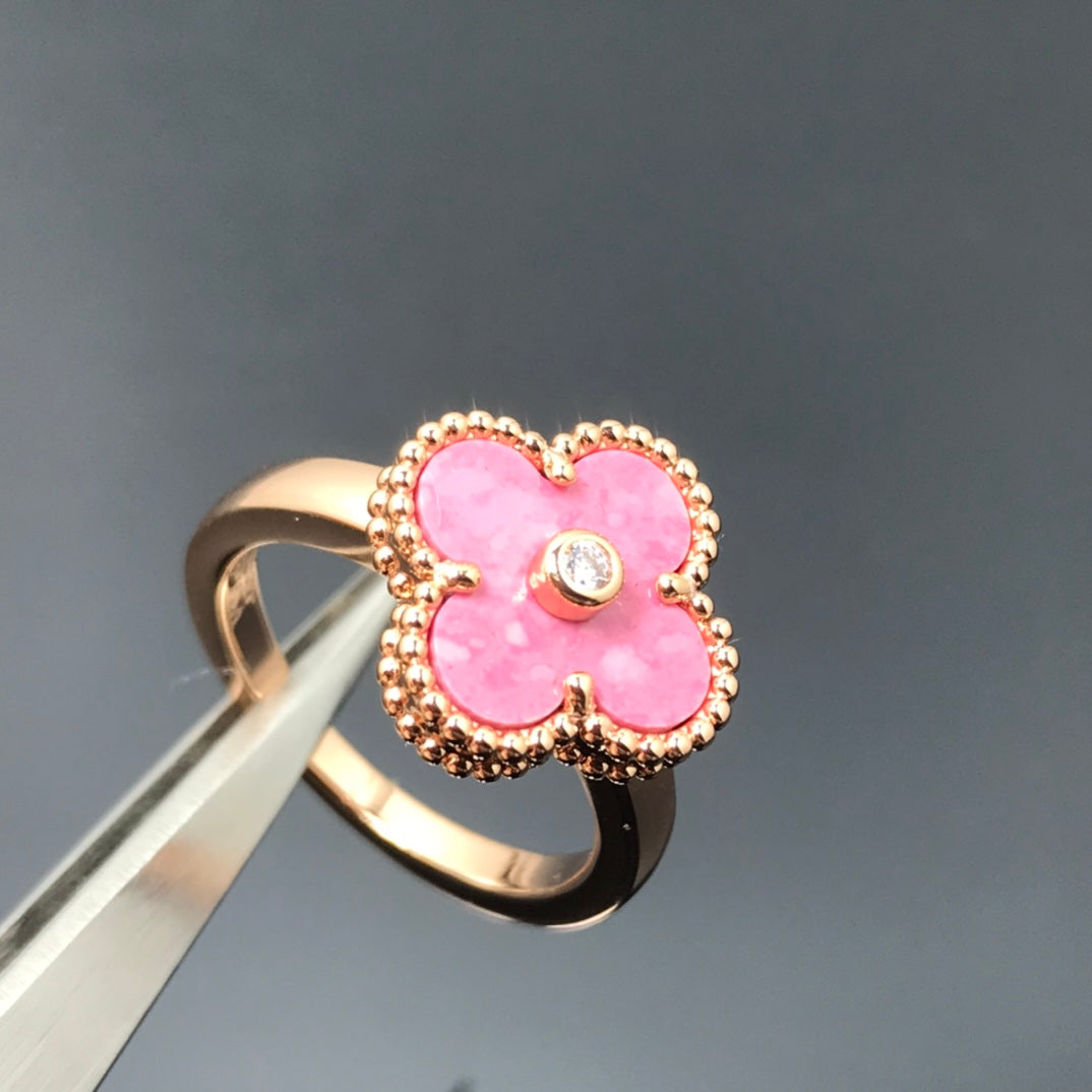 ??MIRA?¡¥CLOVER RHODONITE ROSE GOLD RING