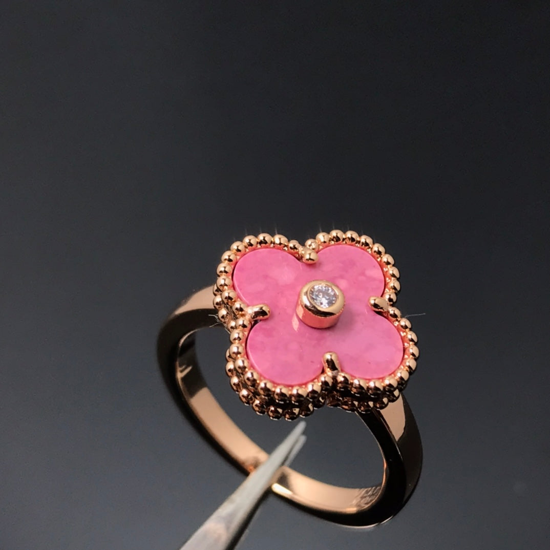 ??MIRA?¡¥CLOVER RHODONITE ROSE GOLD RING