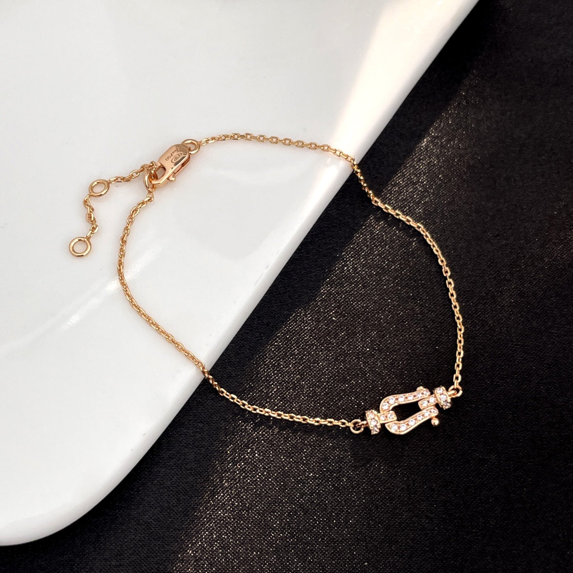 ??MIRA?¡¥FORCE 10 SMALL CHAIN BRACELET